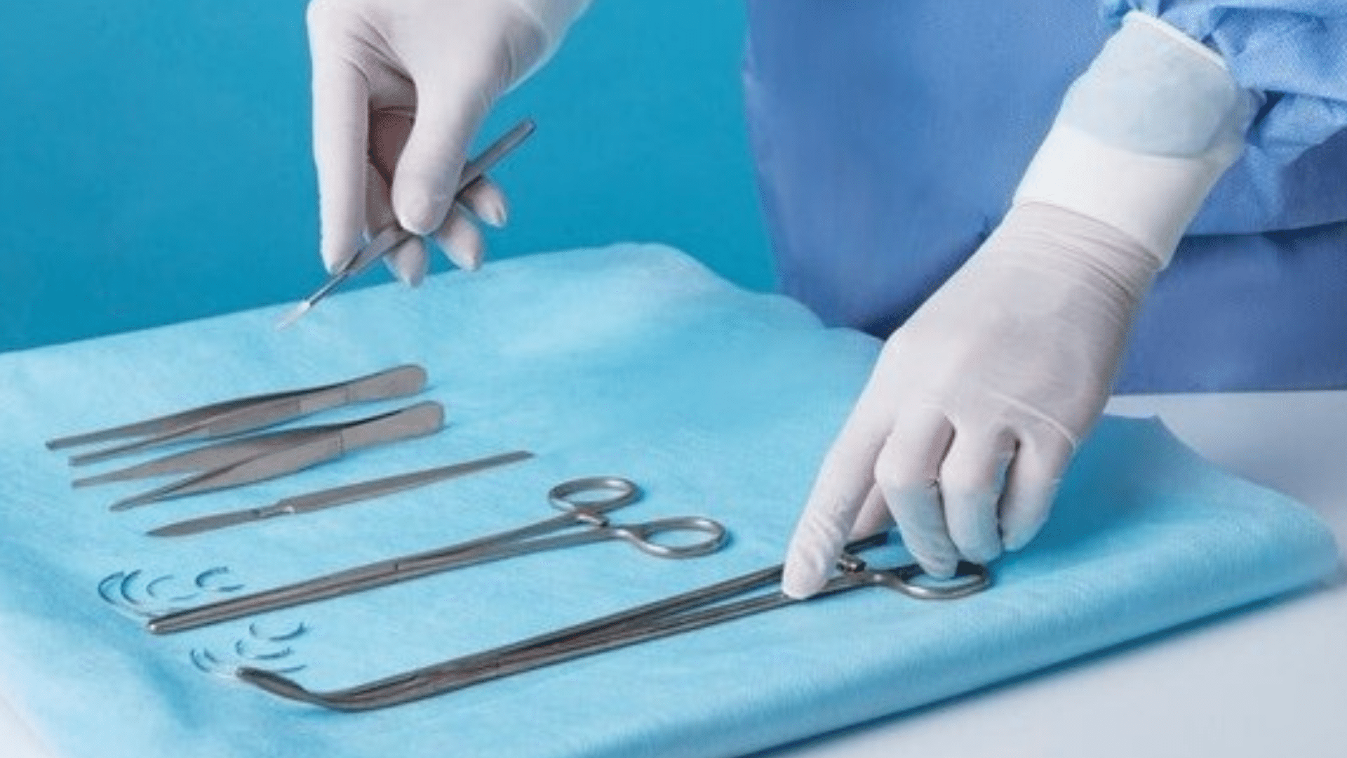 Mulher com pinça no corpo após operação cardíaca será indenizada por erro médico em SC