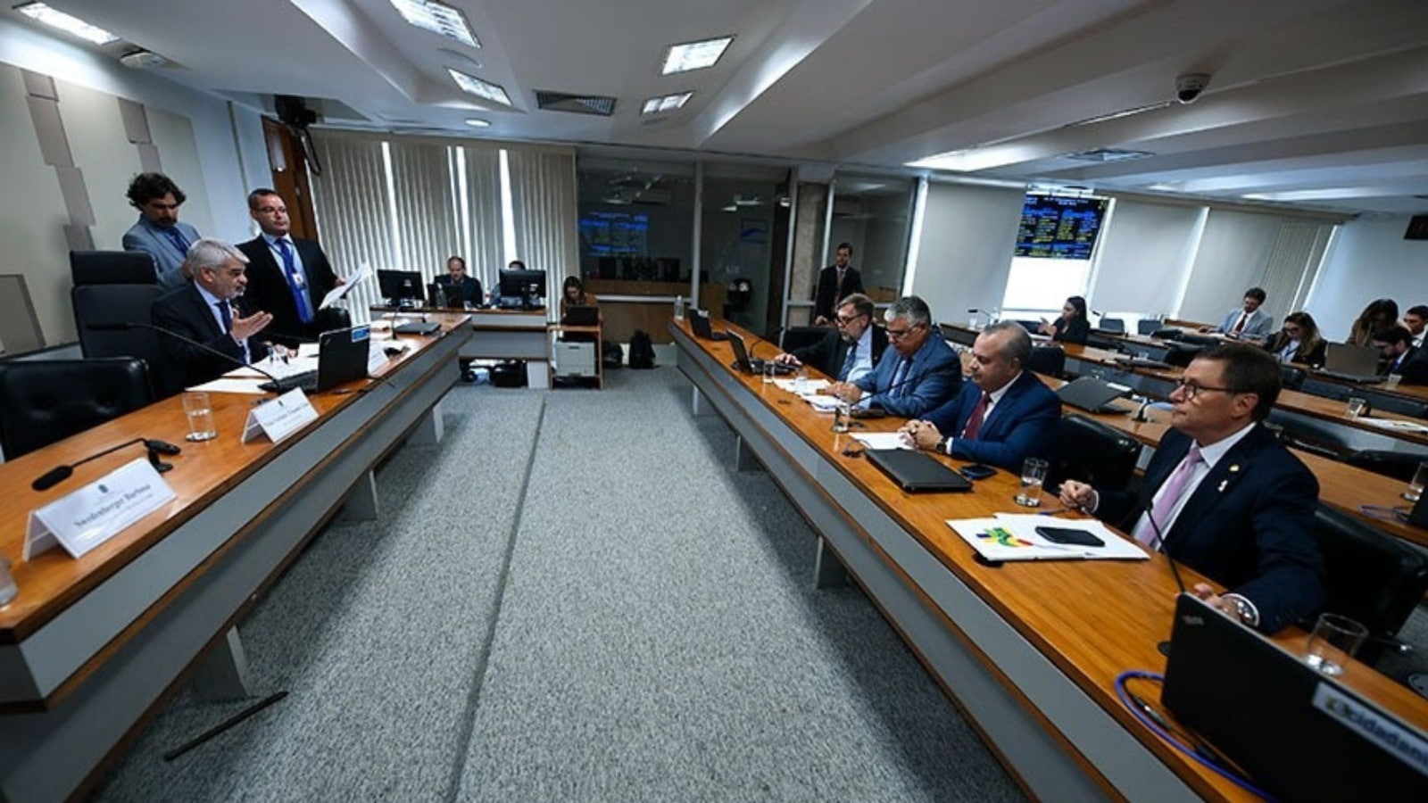 Portal Plural Aprovado Projeto de lei para reintegração dos idosos no mercado de trabalho