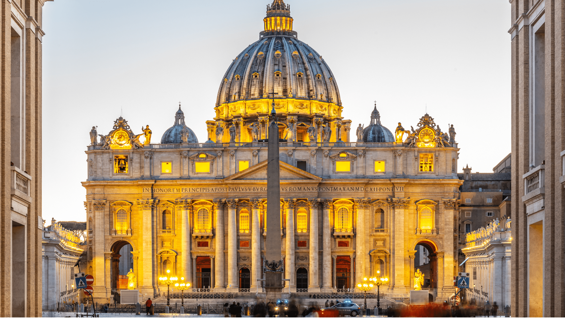 Vaticano declara que pessoas trans poderão receber batismo e testemunhar em casamentos religiosos