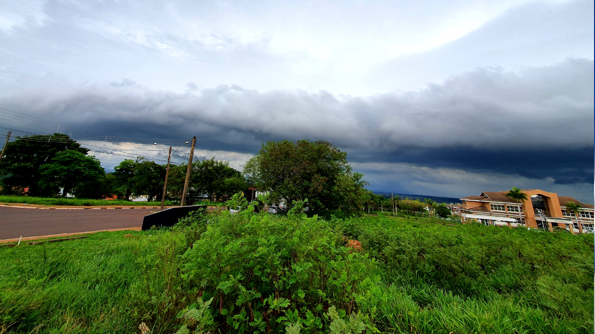 portal plural após os danos causados pelo vendaval na região, municípios decretam estado de emergên