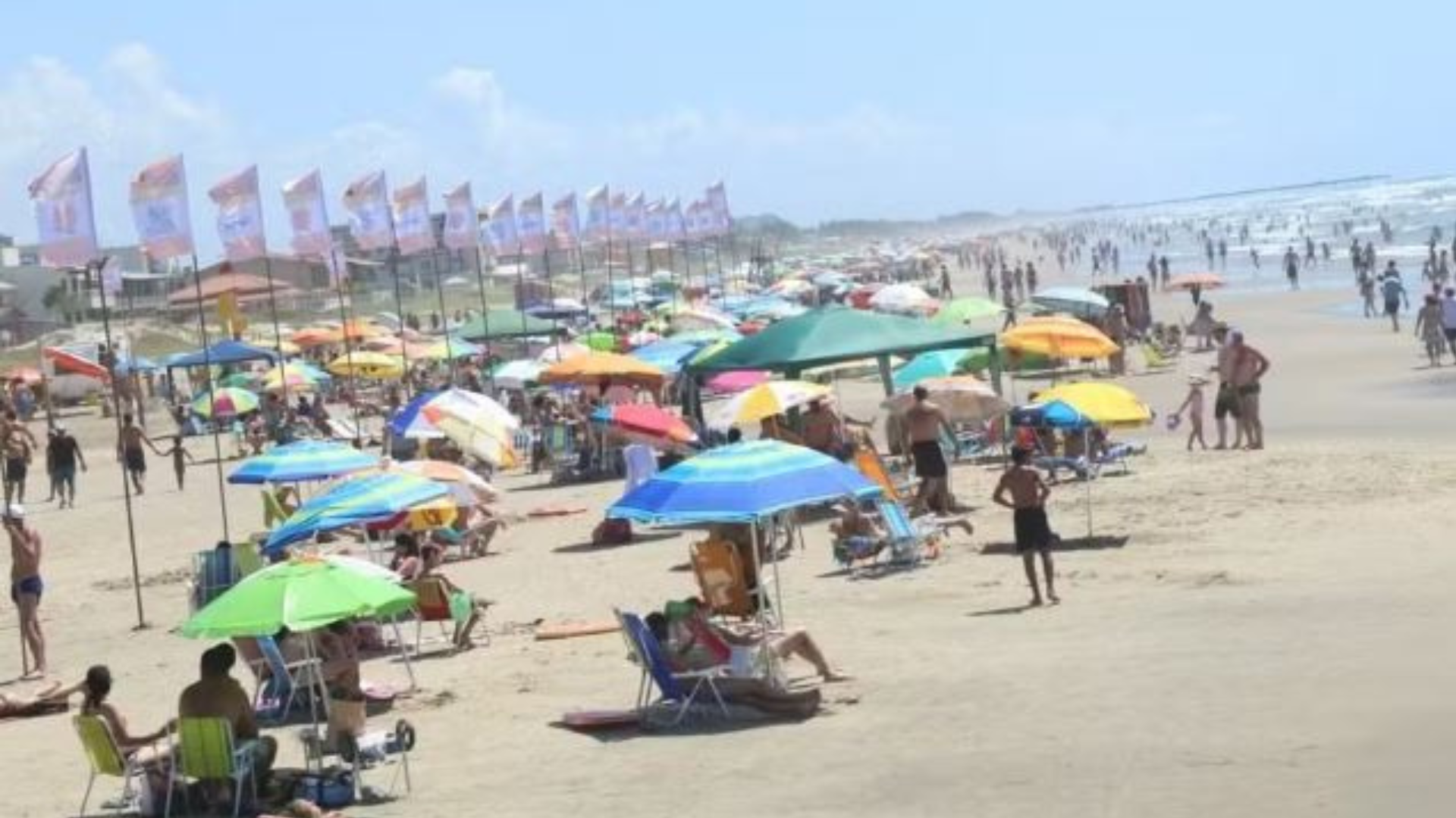 portal plural preso na praia