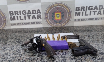 portal plural policia prende dois homens por porte ilegal de arma e tráfico de drogas em santo Ângelo
