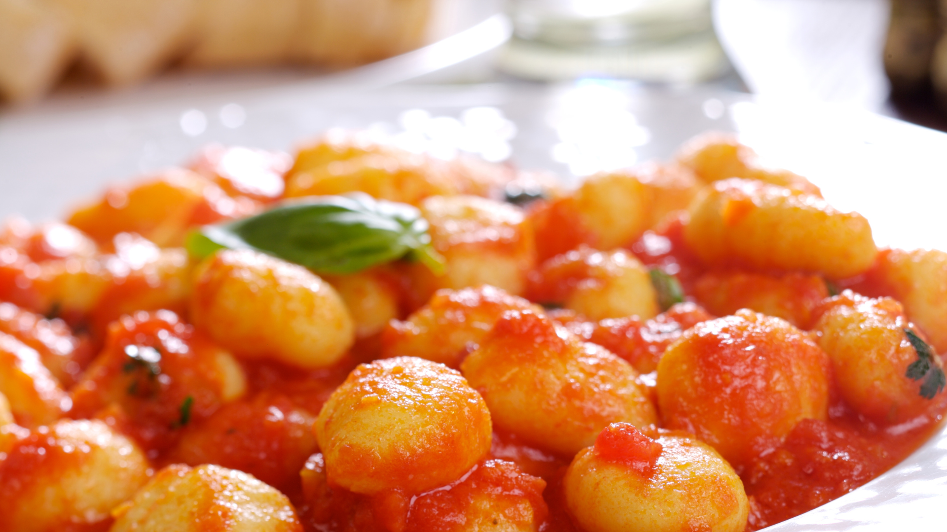 portal plural segundo a tradição popular, todo dia 29 é dia de saborear nhoque. apesar de suas raízes italianas (derivadas de gnocchi), a prática de consumir nhoque no dia 29 de cada mês ganhou