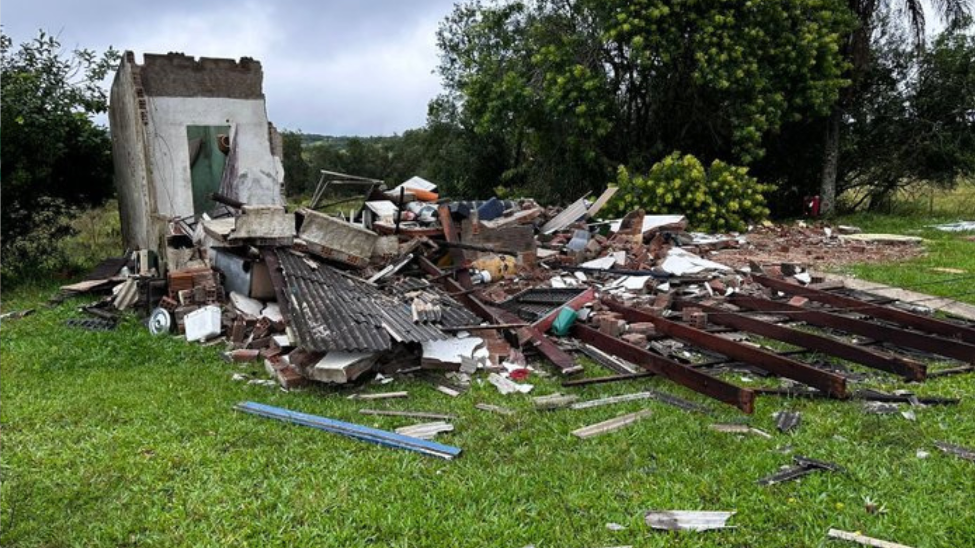 portal plural tempestade no rs deixou cinco feridos e danificou 123 municípios