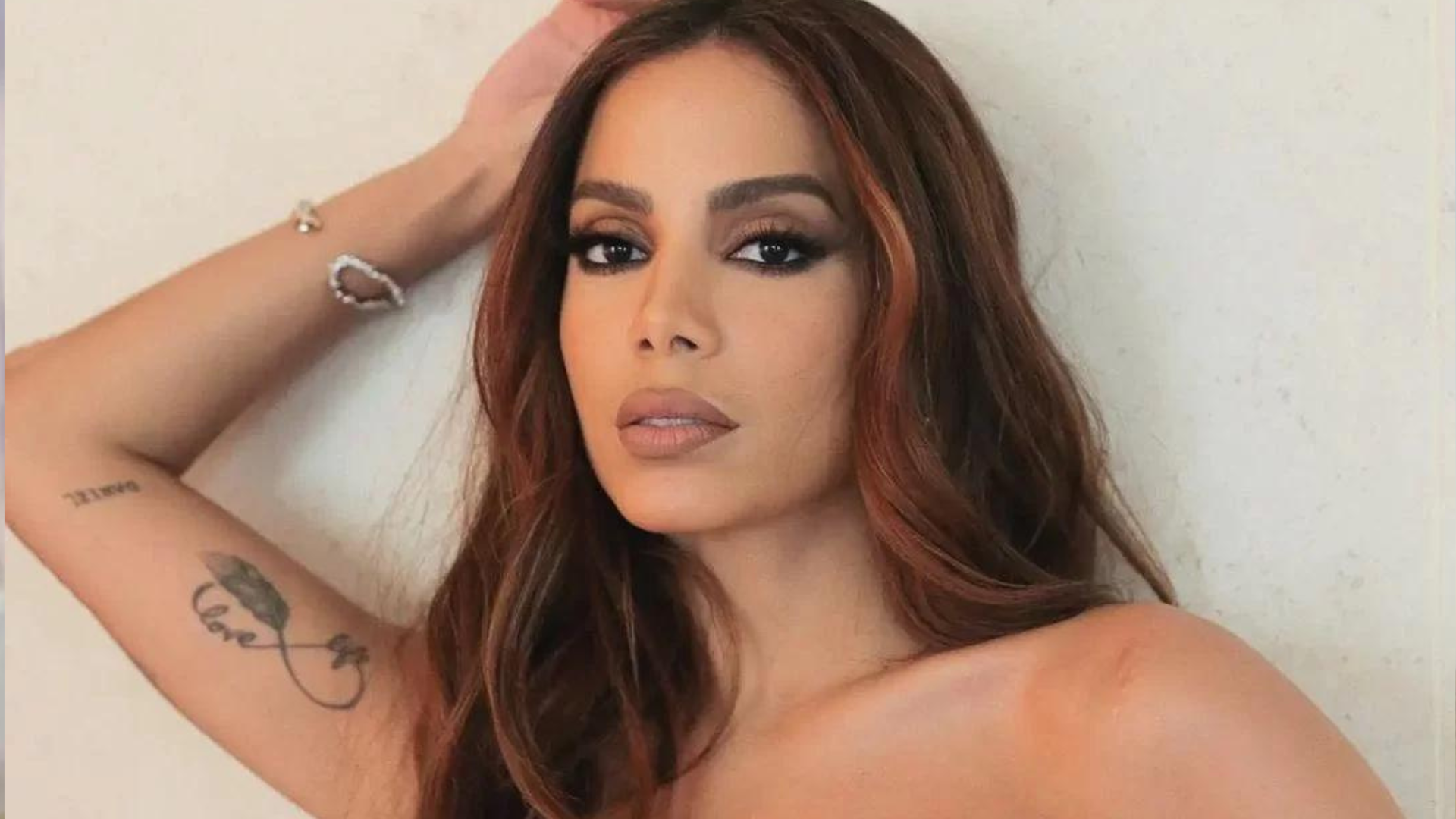 portal plural com turnê internacional, anitta é comparada a xuxa por jornal dos estados unidos