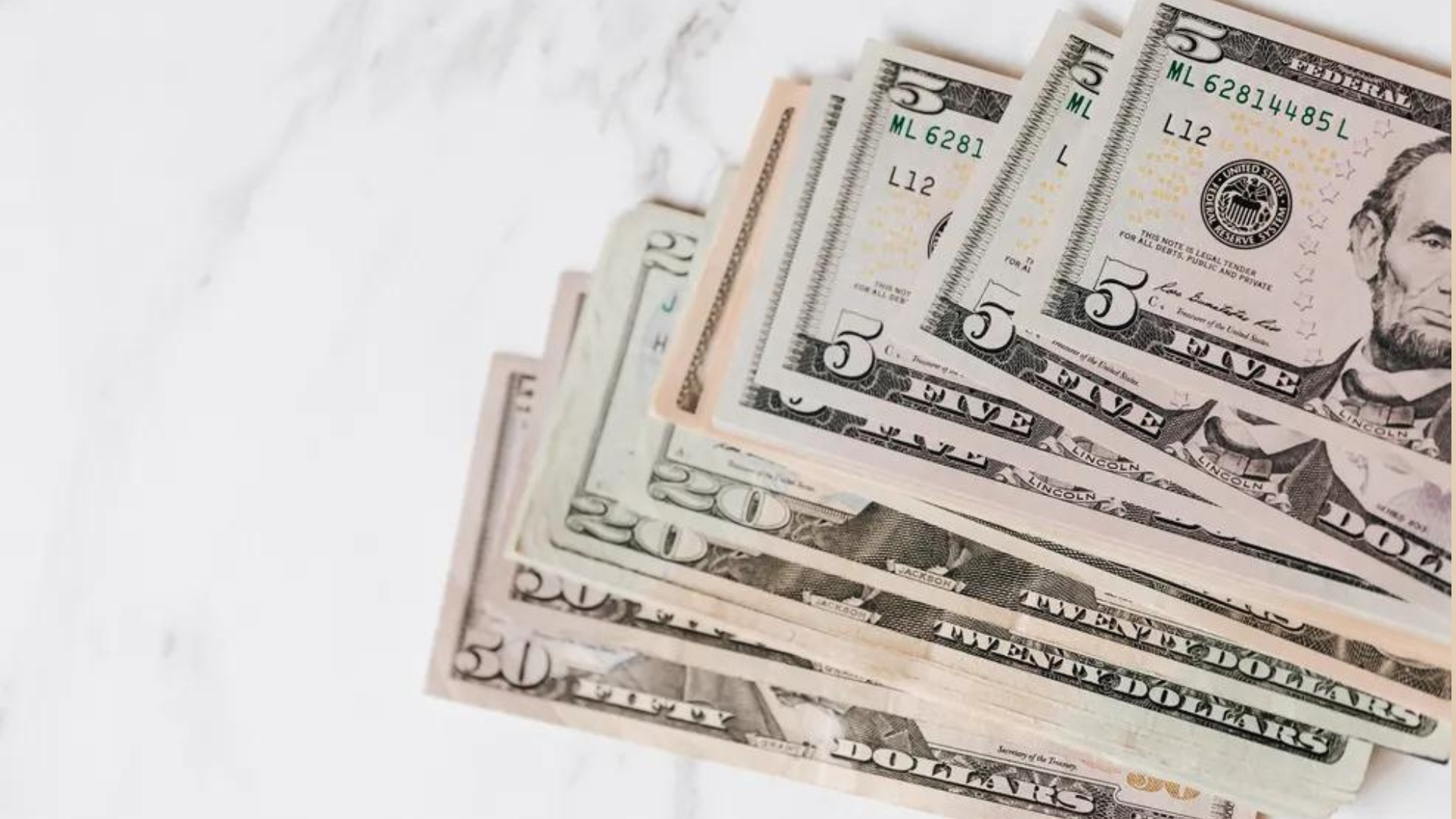 portal plural dólar abre em queda, à espera dos números de emprego nos euas