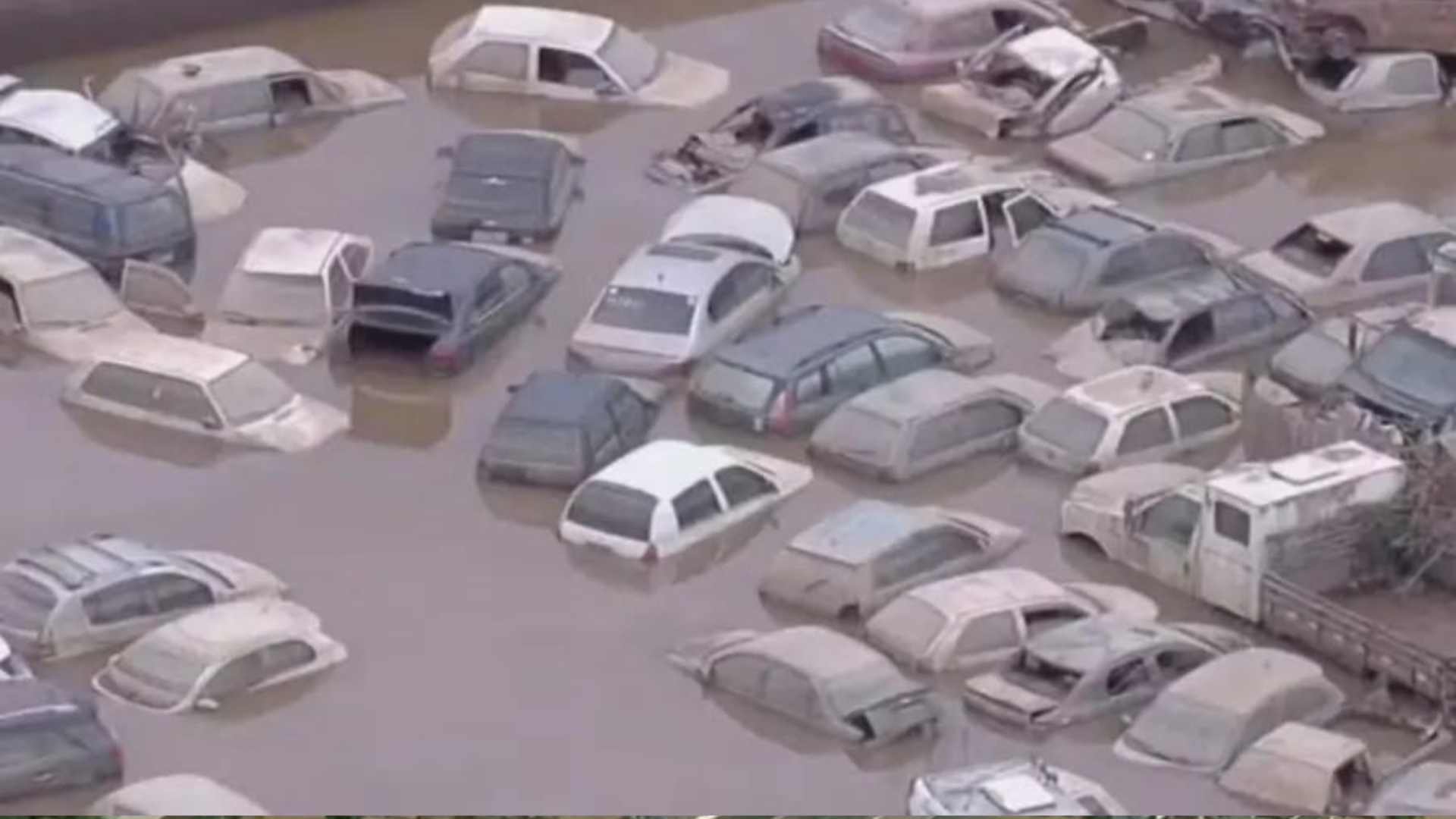 portal plural com mais de 90% da cidade alagada, eldorado do sul tem 'cemitério de carros'