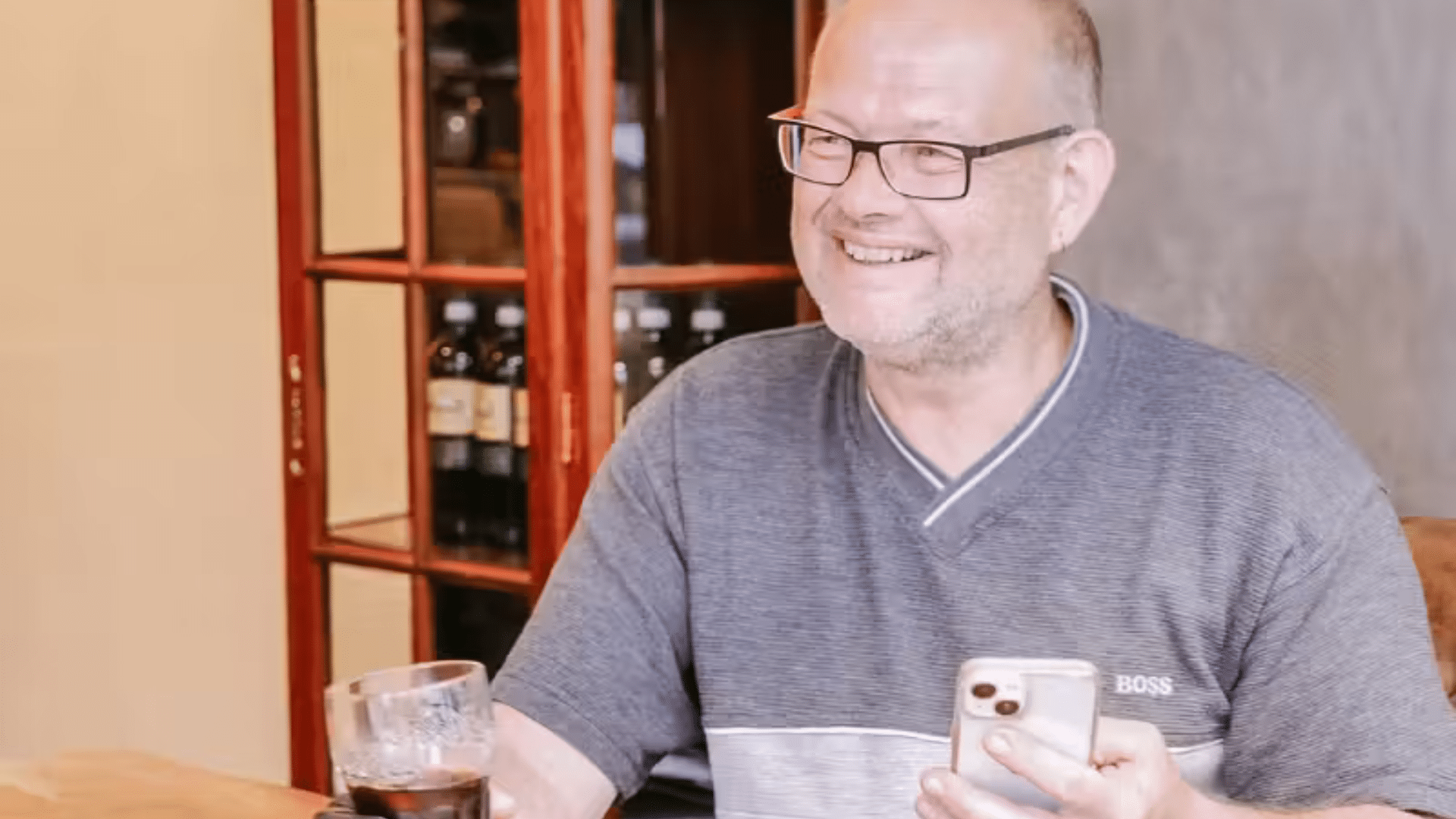 portal plural homem ganha luva com dedos impressos em 3d depois de acidente de trabalho