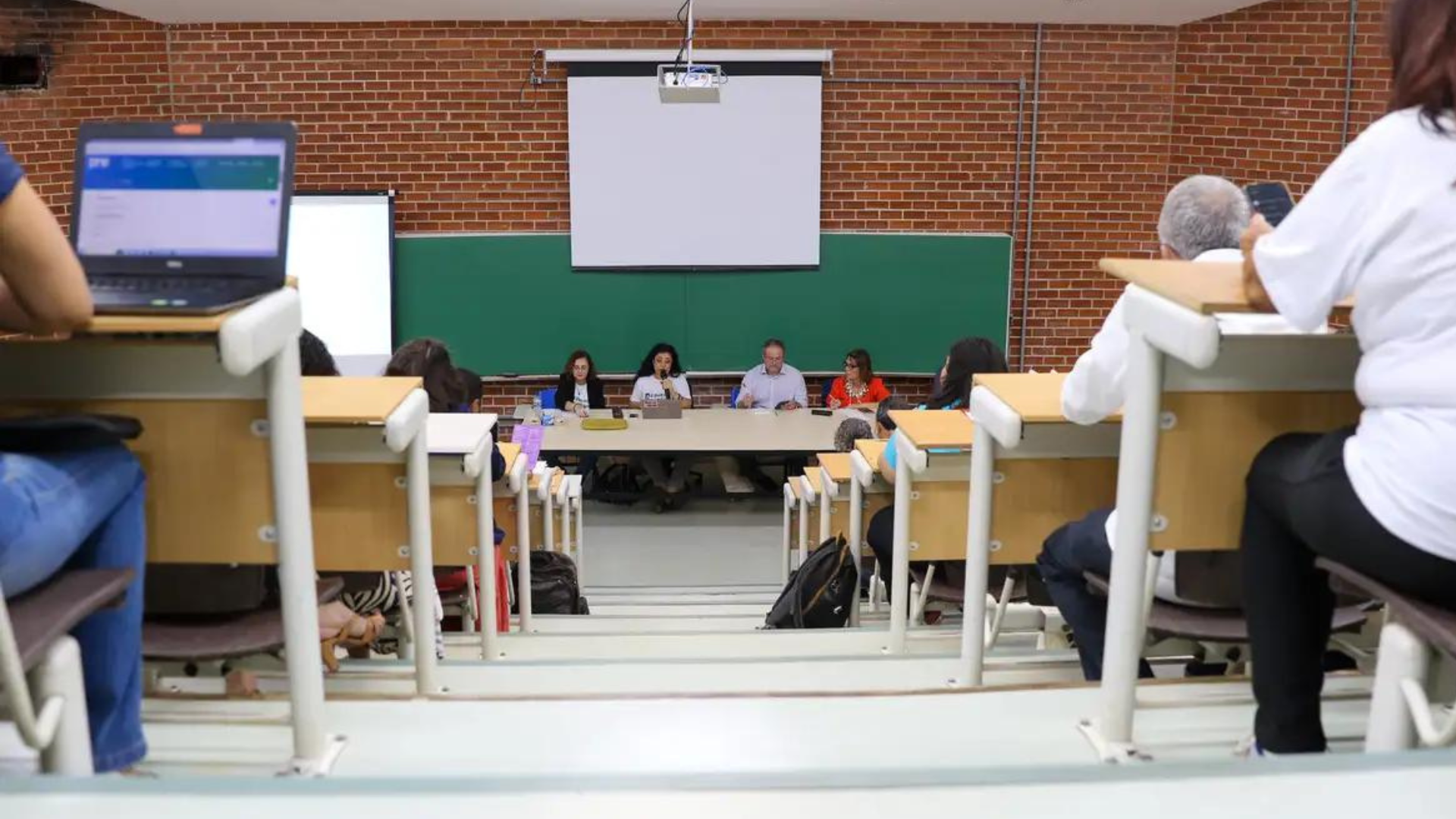 portal plural professores de universidades e institutos federais encerram greve após acordo com governo federal