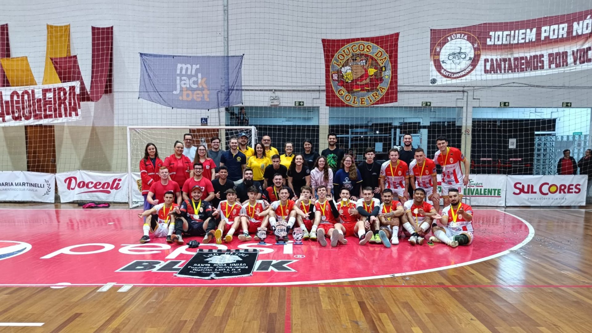 portal plural a solidariedade entrou em quadra e superou as expectativas ❤️i 1ª copa leo em prol da cruz vermelha foi um sucesso em santa rosa