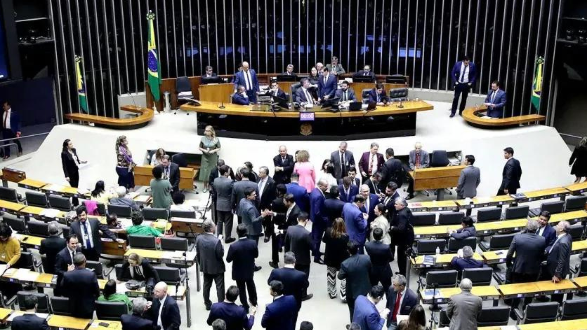 portal plural câmara dos deputados aprova prorrogação do plano nacional de educação até dezembro de 2025