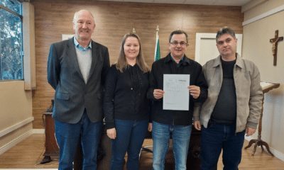 portal plural empresas do setor metalmecânico realizam doação de móveis para a prefeitura