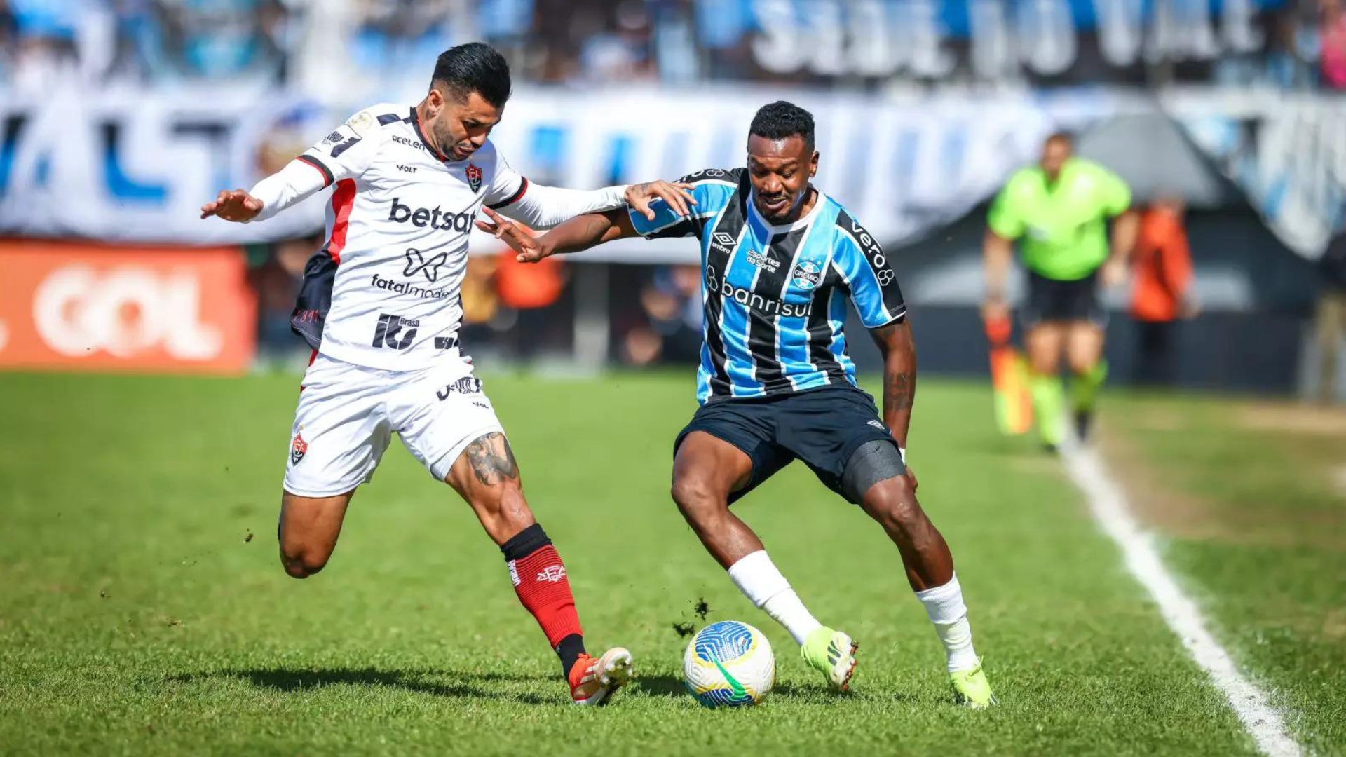 portal plural grêmio vence o vitória por 2 a 0 no brasileirão e pode deixar a zona de rebaixamento na próxima rodada
