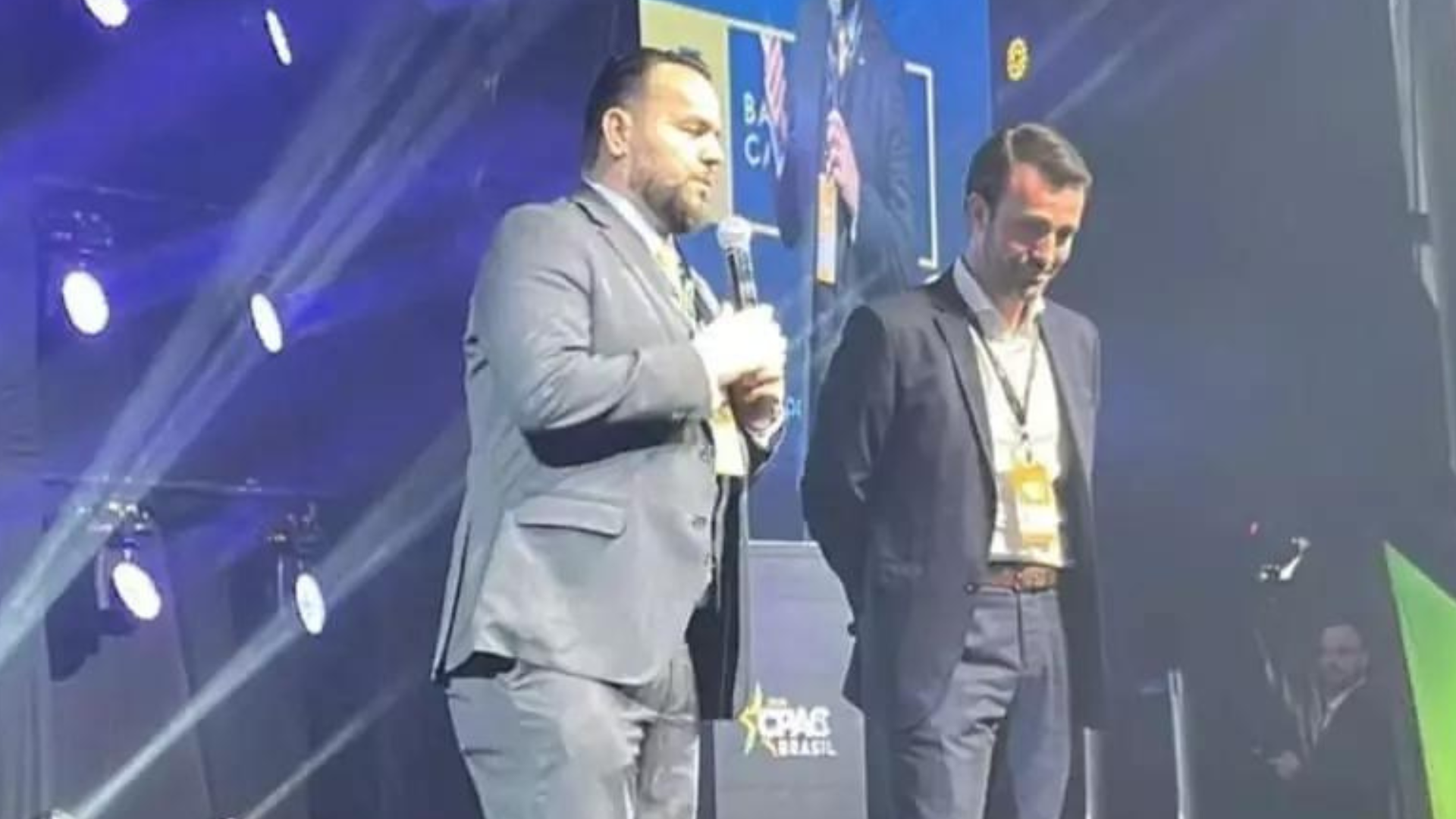 portal plural na reunião de camboriú, aliados e apoiadores de bolsonaro rejeitam sua substituição no pleito presidencial de 2026