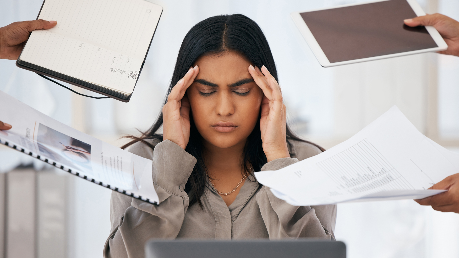 portal plural os perigos do trabalho constante burnout e pressões associadas por não desconectar durante as férias