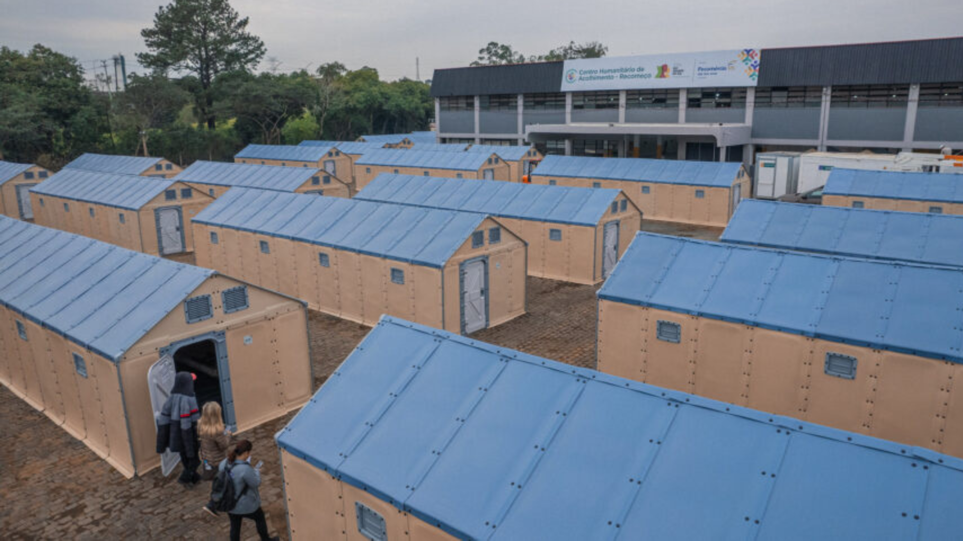portal plural porto alegre inaugura centro humanitário de acolhimento