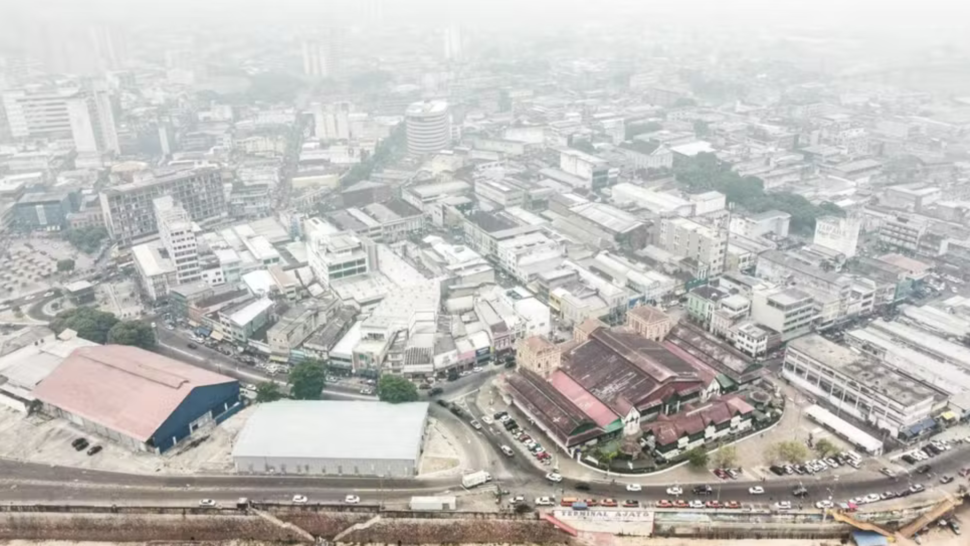 portal plural amazônia enfrenta a pior temporada de queimadas em 17 anos, e corredor de fumaça se espalha por 10 estados