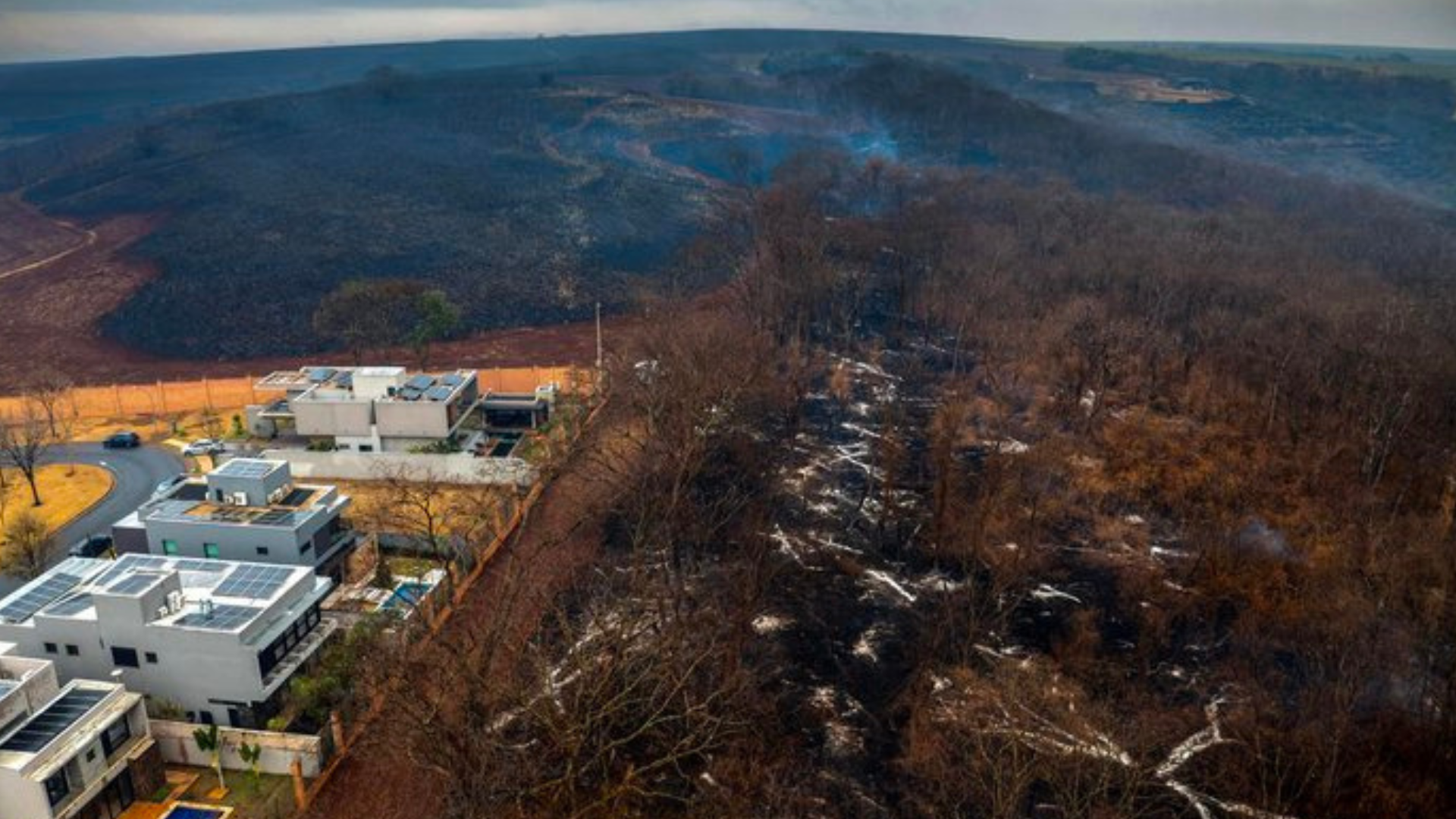 portal plural duas mortes, cinco prisões e r$ 1 bilhão em prejuízos o impacto dos incêndios que devastaram são paulo