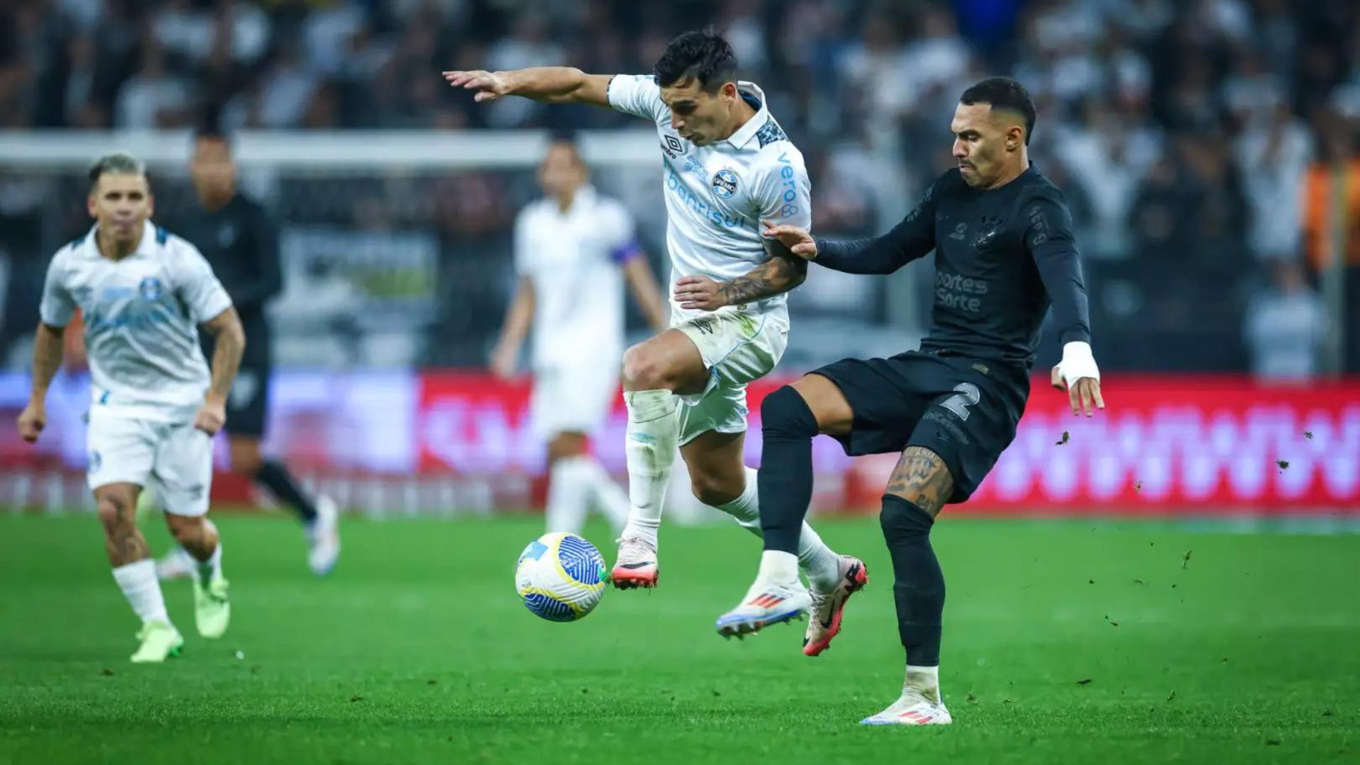 portal plural sem gols, grêmio e corinthians deixam definição para o segundo jogo nas oitavas da copa do brasil