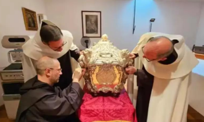 portal plural cadáver de santa morta em 1582 surpreende após exumação, pelo bom estado de conservação