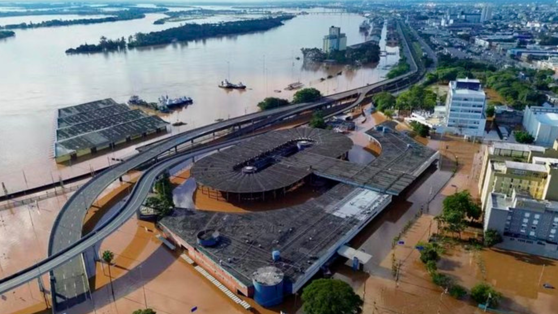 portal plural enchente de 2024 alcançou 5,37 metros no cais mauá, no centro de porto alegre