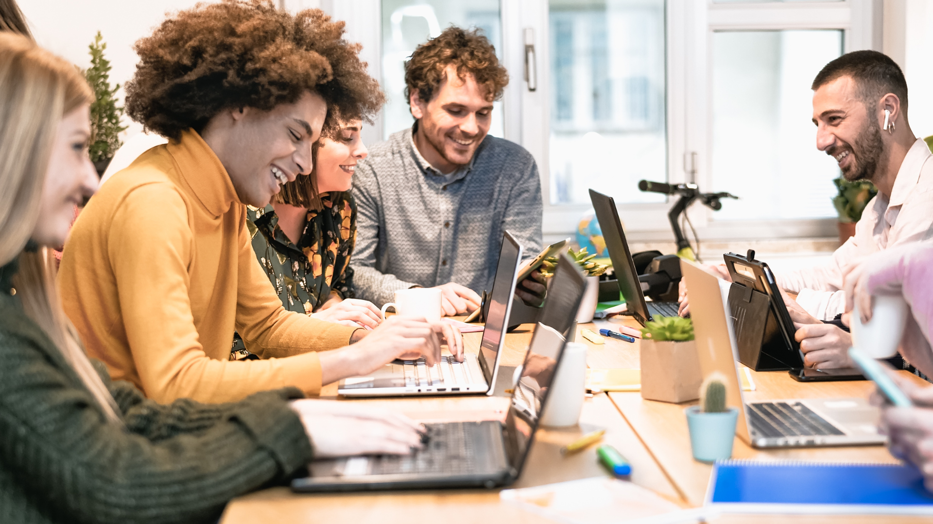 portal plural estudo revela que cerca de 50% dos jovens da geração z no brasil preferem trabalhar em regime presencial