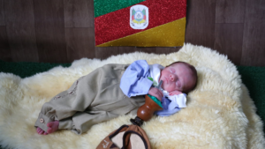 portal plural hospital do rs homenageia a semana farroupilha com ensaio fotográfico especial de bebês prematuros