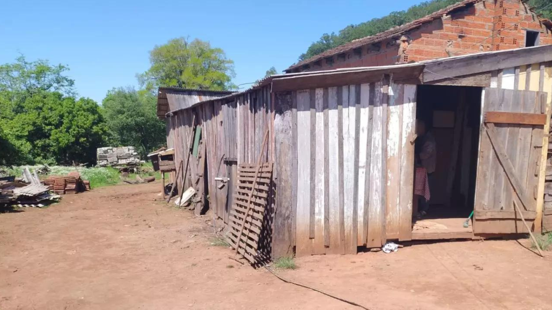 portal plural polícia federal prende homem em flagrante por manter trabalhadores em condições análogas à escravidão em candelária