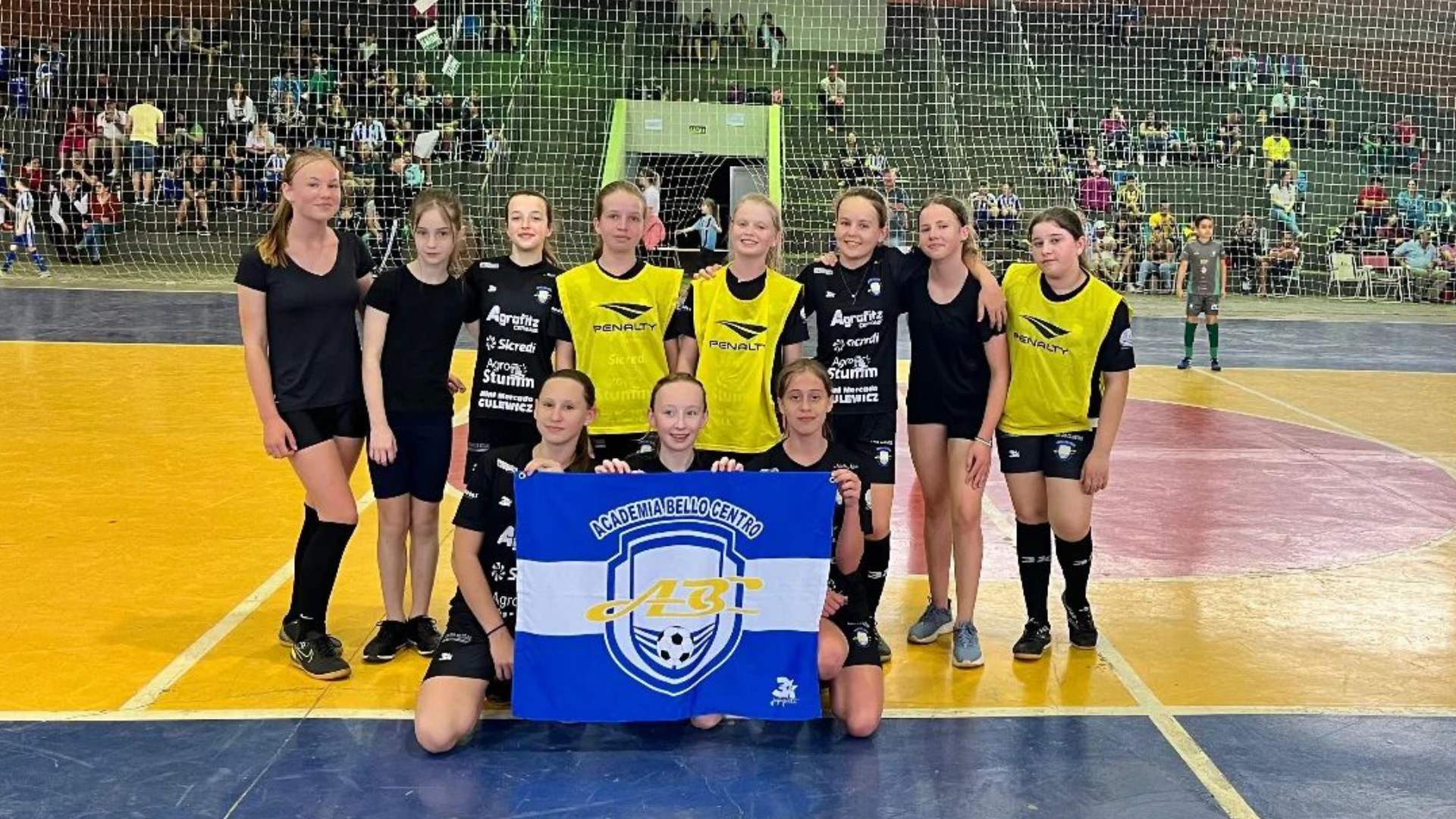 portal plural luisa sonza apoia projeto e deve participar de jogo com meninas da academia bello centro