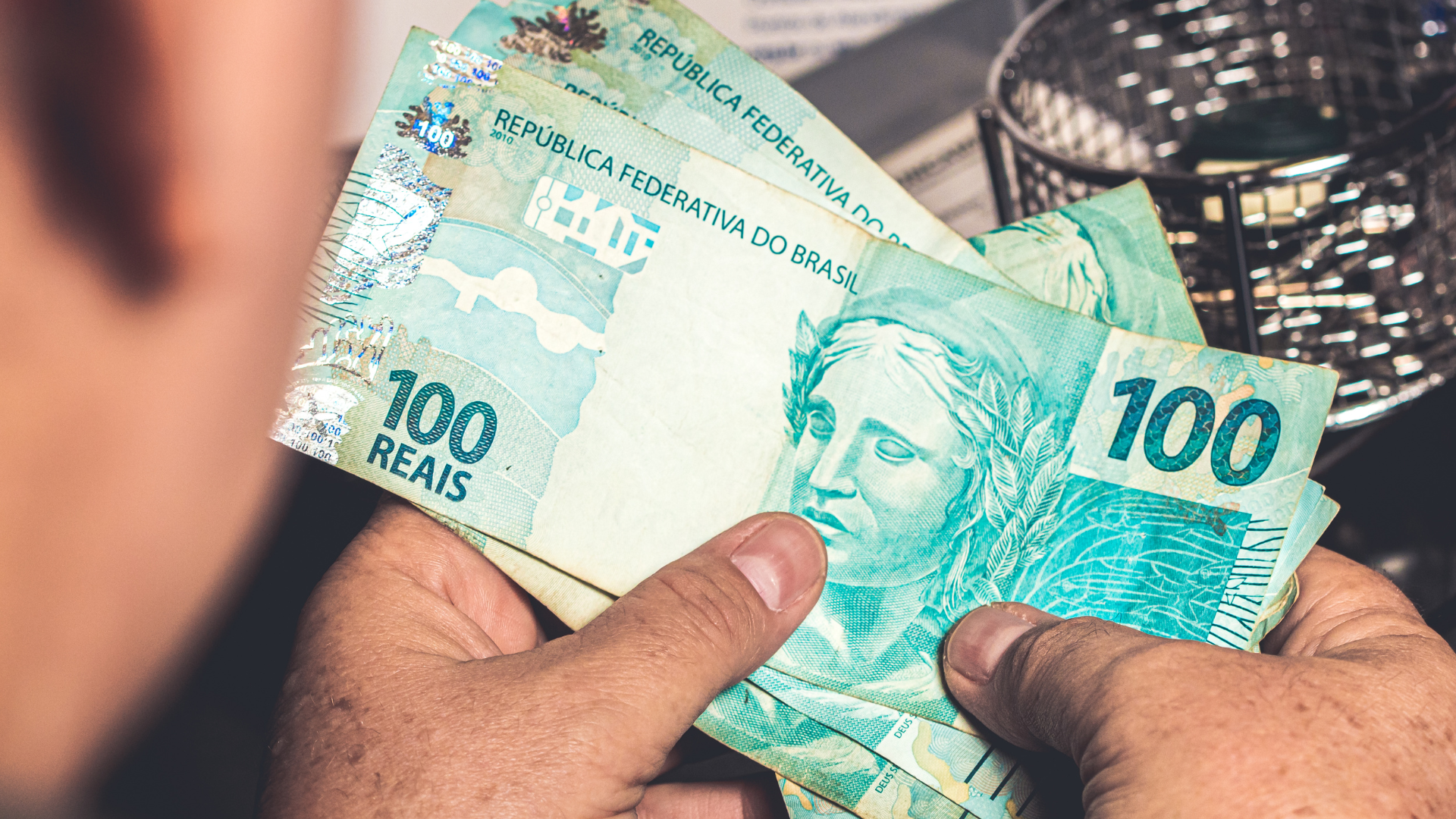 portal plural dos mais de 700 mil trabalhadores habilitados para receber abono salarial em setembro, apenas 475.933 fizeram o saque. segundo o ministério do trabalho e emprego, 247.754 beneficiár