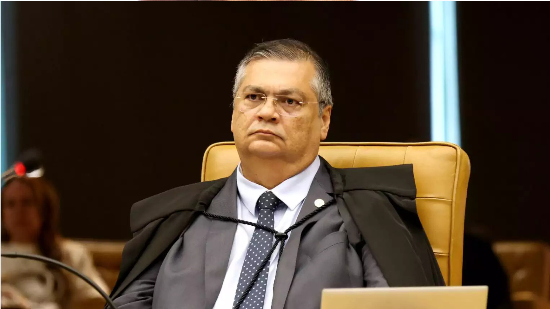 portal plural ministro do stf flávio dino suspende norma de aposentadoria igual para policiais homens e mulheres