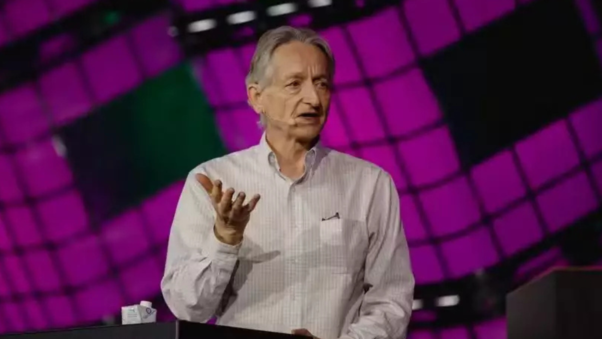 portal plural nobel de física se demitiu do google para falar do perigo da inteligência artificial