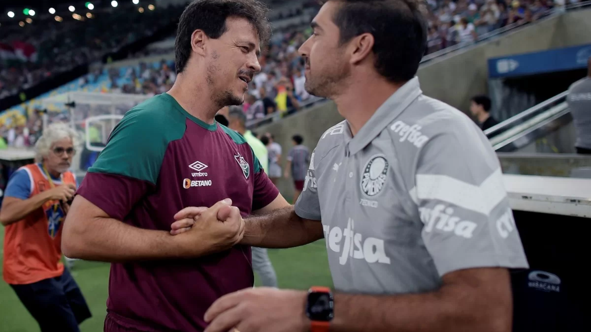 portal plural revista destaca abel ferreira e diniz entre os principais treinadores do mundo.