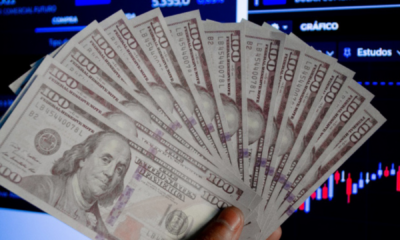 portal plural dólar atinge maior valor desde maio de 2020 e fecha a r$ 5,76, enquanto ibovespa cai 0,31%