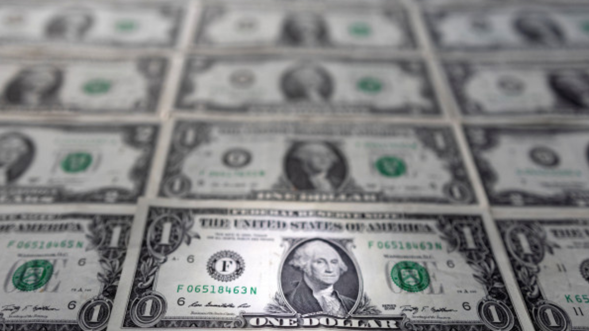 portal plural dólar sobe para r$ 5,66 em meio a incertezas econômicas e políticas; ibovespa tem alta pelo terceiro dia seguido