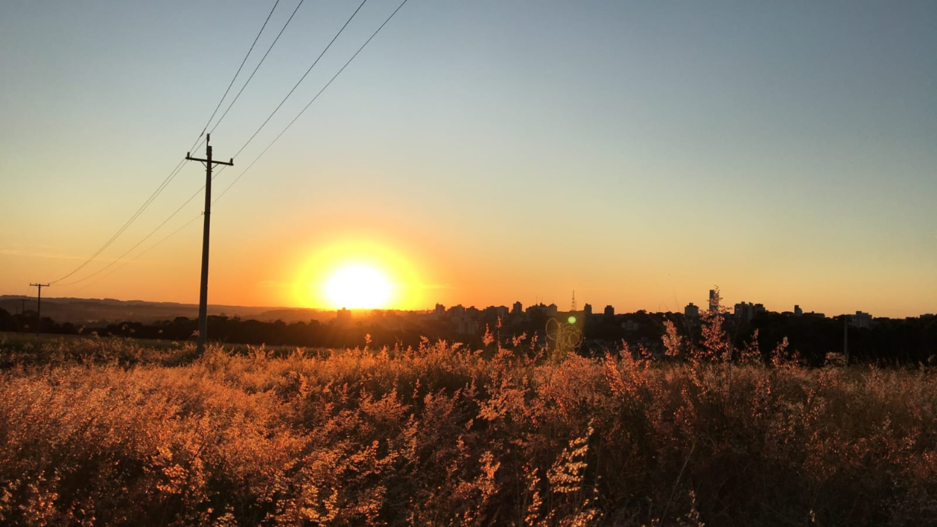 portal plural a terça feira promete ser de calor e tempo firme em santa rosa. durante o dia, o sol aparecerá entre muitas nuvens, alternando com períodos de céu nublado e a máxima deve chegar a