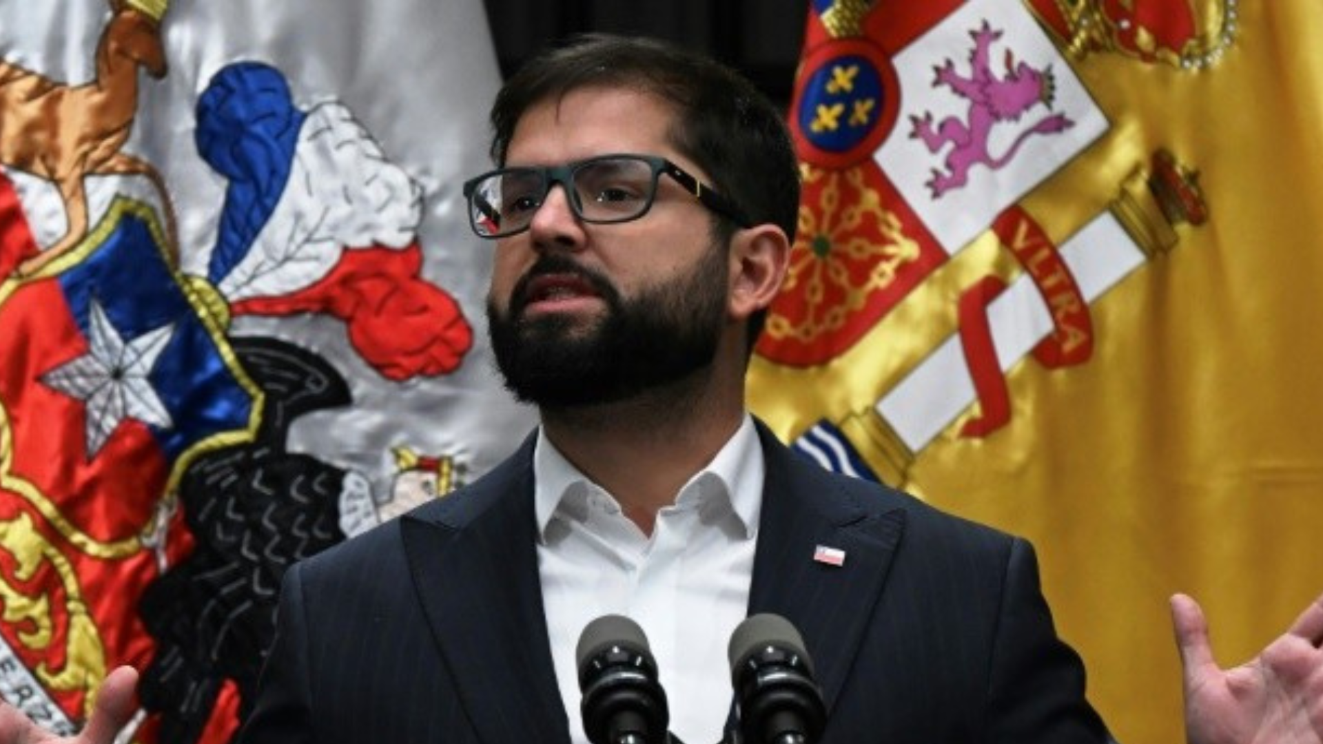 portal plural presidente do chile, gabriel boric, é acusado de assédio sexual; defesa nega