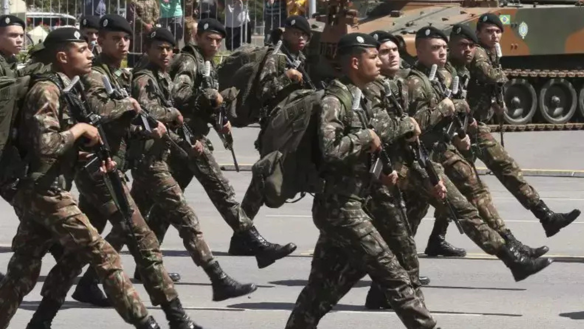 portal plural governo envia ao congresso texto com idade mínima de 55 anos para aposentadoria militar