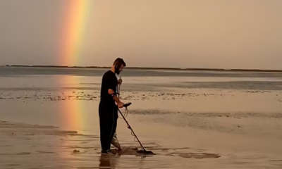 portal plural descubra os 'caçadores de tesouros' que buscam objetos perdidos nas praias do rs