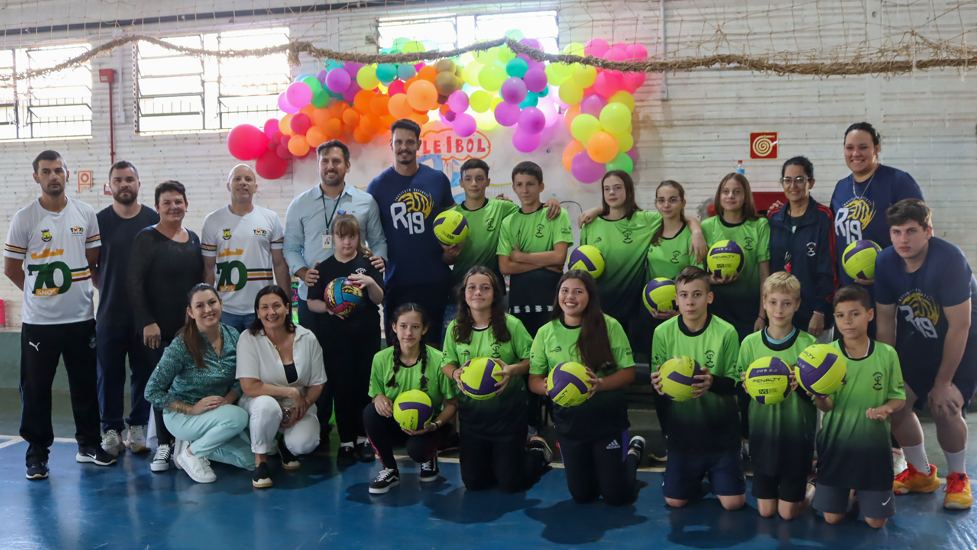 portal plural governo municipal de três de maio firma parceria com instituto refatti em projeto de voleibol